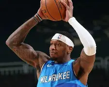 ac 米兰中文官网-密尔沃基雄鹿内部会议纪要流出——赛后主帅复盘；欧冠使命明确；更衣室氛围转暖